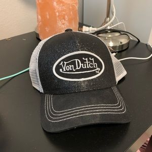 Black von Dutch trucker hat